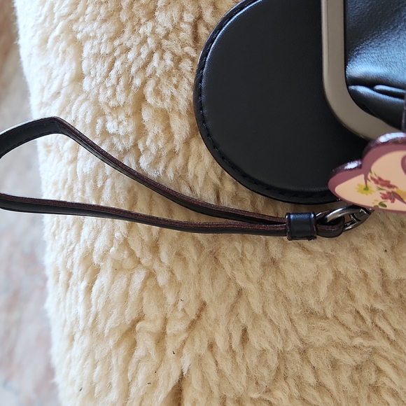 NWOT Disney X Coach Limited Edition Minnie Mouse Ears Bag🖤 🐭❤️ - Picture 6 of 16